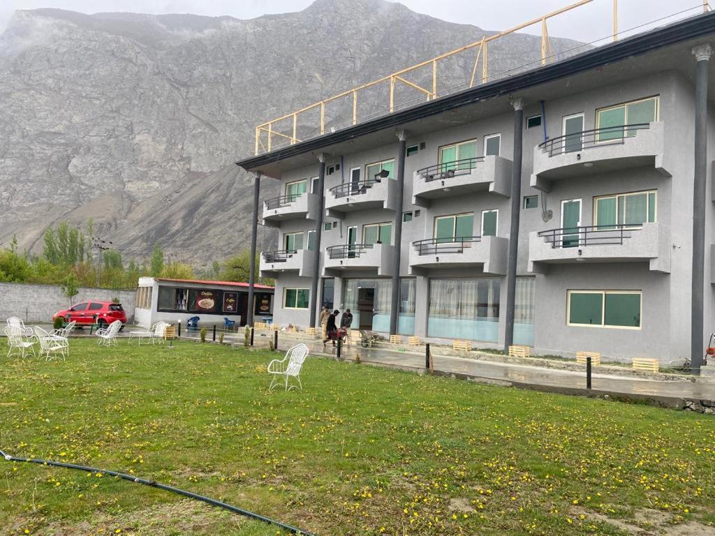 Eat And Read Hotel Skardu Exterior photo