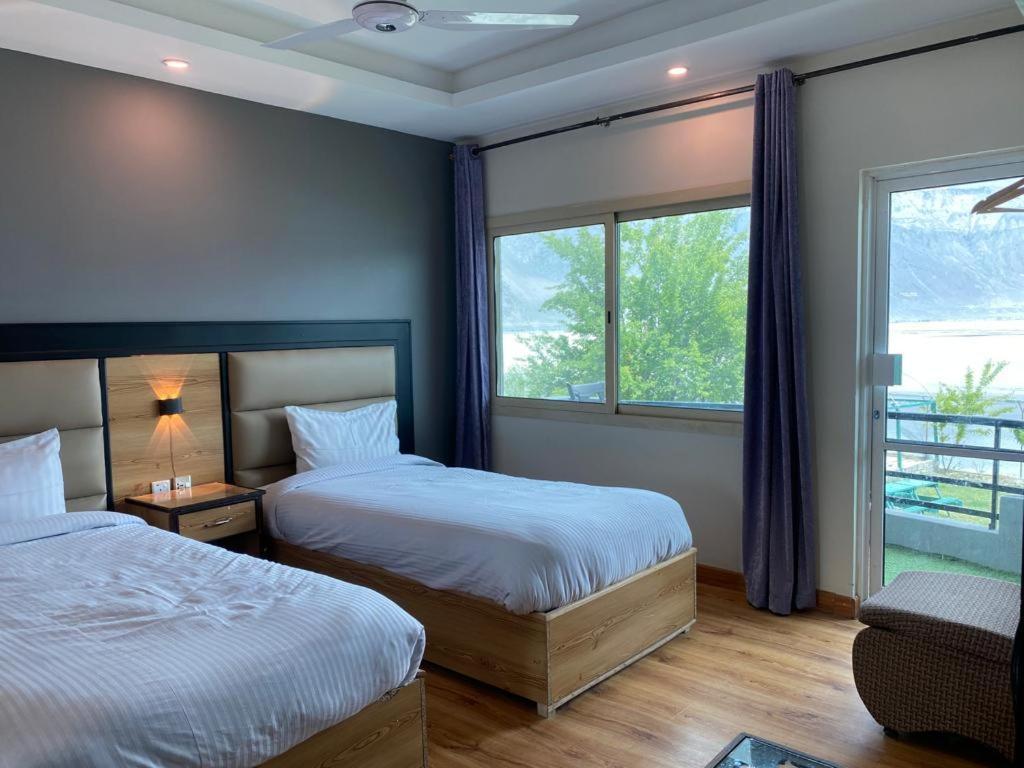 Eat And Read Hotel Skardu Exterior photo