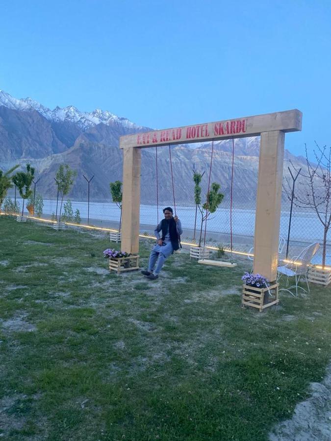Eat And Read Hotel Skardu Exterior photo