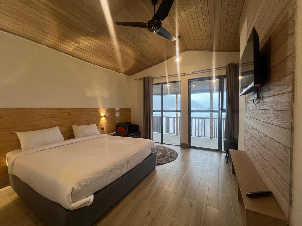 Eat And Read Hotel Skardu Exterior photo