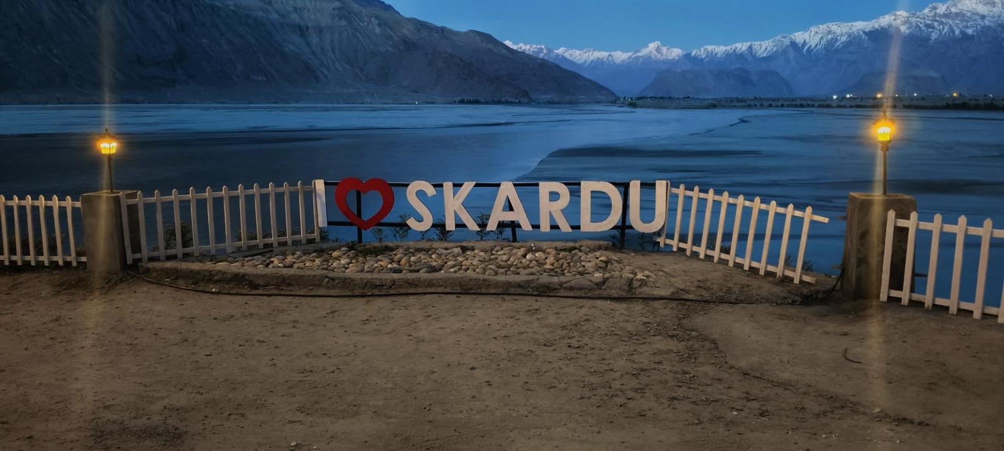 Eat And Read Hotel Skardu Exterior photo