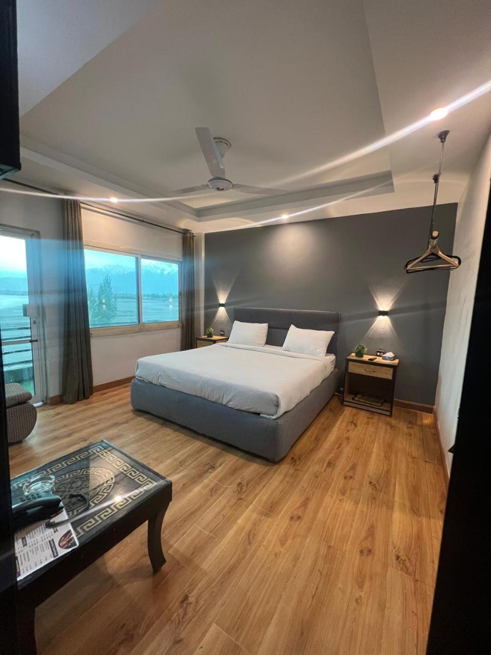 Eat And Read Hotel Skardu Exterior photo